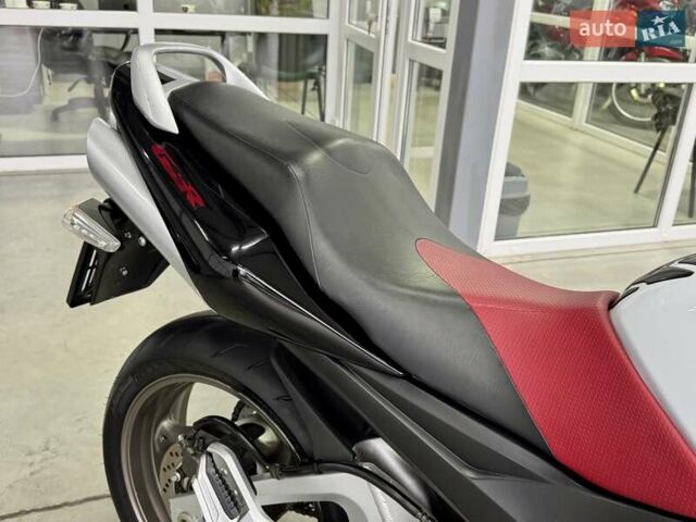 Сузуки GSR 600, объемом двигателя 0.6 л и пробегом 14 тыс. км за 5499 $, фото 8 на Automoto.ua