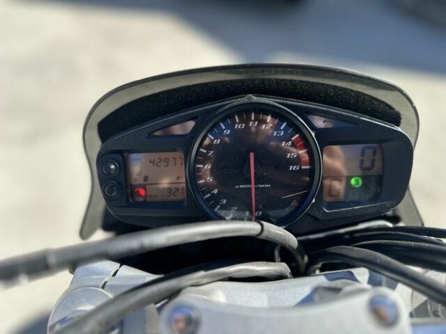 Сузуки GSR 600, объемом двигателя 0.6 л и пробегом 0 тыс. км за 5000 $, фото 3 на Automoto.ua