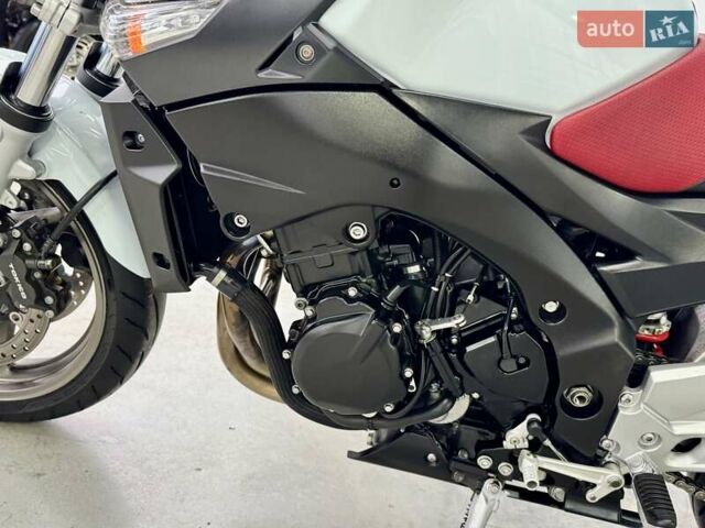 Сузуки GSR 600, объемом двигателя 0.6 л и пробегом 14 тыс. км за 5499 $, фото 13 на Automoto.ua