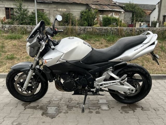 Сузукі GSR 600, об'ємом двигуна 0.6 л та пробігом 0 тис. км за 4800 $, фото 1 на Automoto.ua