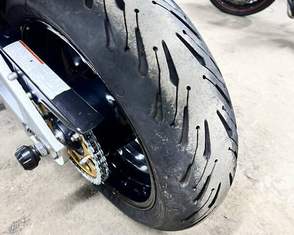 Сузуки GSR 600, объемом двигателя 0.6 л и пробегом 34 тыс. км за 5400 $, фото 3 на Automoto.ua