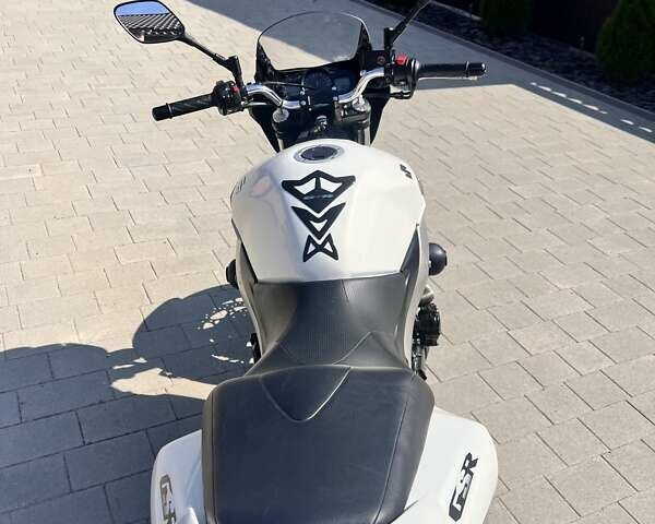 Сузуки GSR 600, объемом двигателя 0.65 л и пробегом 14 тыс. км за 6100 $, фото 2 на Automoto.ua