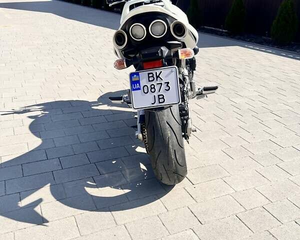Сузуки GSR 600, объемом двигателя 0.65 л и пробегом 14 тыс. км за 6100 $, фото 5 на Automoto.ua