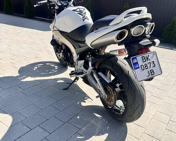 Сузуки GSR 600, объемом двигателя 0.65 л и пробегом 14 тыс. км за 6100 $, фото 1 на Automoto.ua
