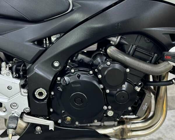 Сузуки GSR 600, объемом двигателя 0 л и пробегом 19 тыс. км за 5500 $, фото 3 на Automoto.ua