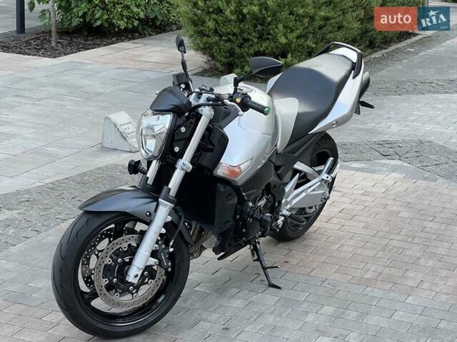 Сузуки GSR 600, объемом двигателя 0.6 л и пробегом 23 тыс. км за 5500 $, фото 2 на Automoto.ua