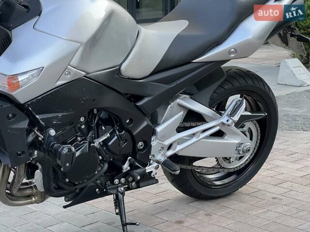Сузуки GSR 600, объемом двигателя 0.6 л и пробегом 23 тыс. км за 5500 $, фото 10 на Automoto.ua