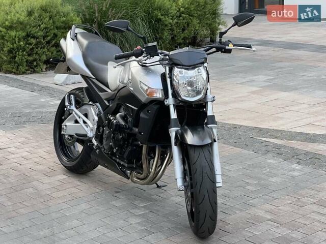 Сузуки GSR 600, объемом двигателя 0.6 л и пробегом 23 тыс. км за 5500 $, фото 7 на Automoto.ua