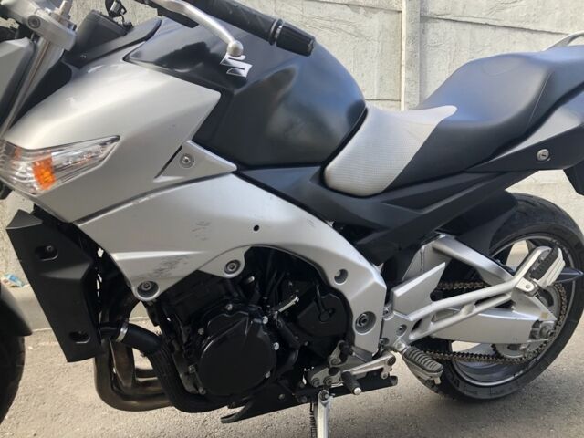 Сузуки GSR 600, объемом двигателя 0.6 л и пробегом 0 тыс. км за 4900 $, фото 3 на Automoto.ua