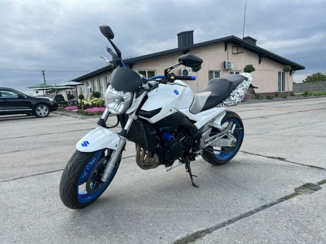 Сузукі GSR 600, об'ємом двигуна 0.6 л та пробігом 0 тис. км за 3000 $, фото 2 на Automoto.ua