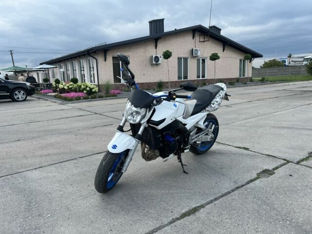 Сузукі GSR 600, об'ємом двигуна 0.6 л та пробігом 0 тис. км за 3000 $, фото 3 на Automoto.ua