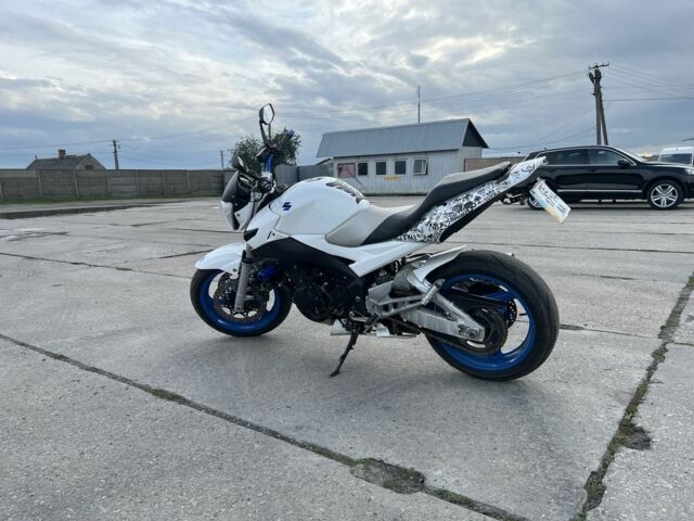 Сузукі GSR 600, об'ємом двигуна 0.6 л та пробігом 0 тис. км за 3000 $, фото 5 на Automoto.ua