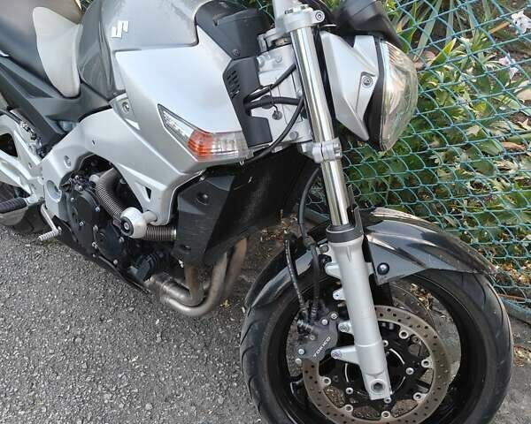 Сірий Сузукі GSR 600, об'ємом двигуна 0 л та пробігом 30 тис. км за 4700 $, фото 2 на Automoto.ua