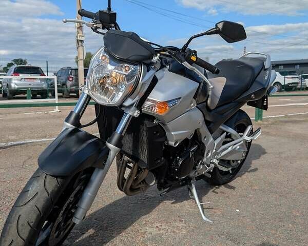 Серый Сузуки GSR 600, объемом двигателя 0.6 л и пробегом 33 тыс. км за 5399 $, фото 1 на Automoto.ua