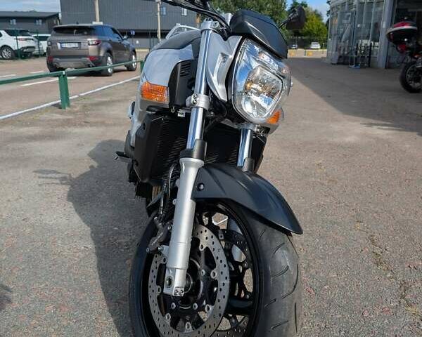 Серый Сузуки GSR 600, объемом двигателя 0.6 л и пробегом 33 тыс. км за 5399 $, фото 2 на Automoto.ua