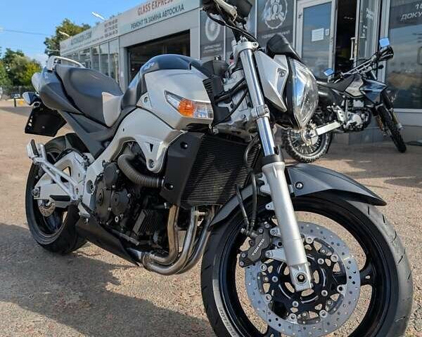 Серый Сузуки GSR 600, объемом двигателя 0.6 л и пробегом 33 тыс. км за 5399 $, фото 3 на Automoto.ua