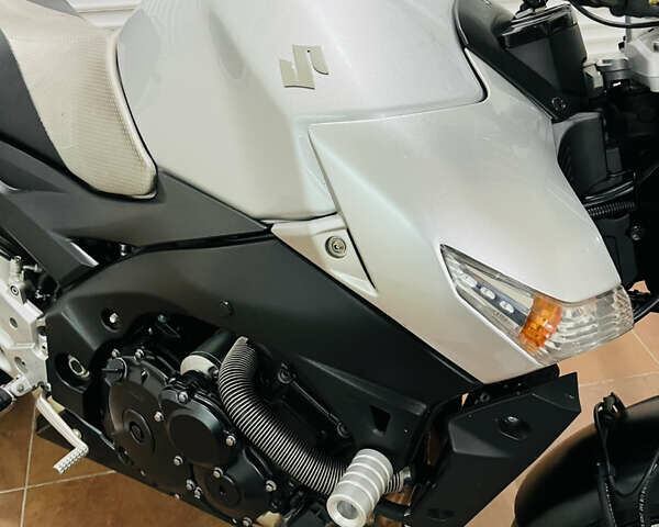 Серый Сузуки GSR 600, объемом двигателя 0.6 л и пробегом 28 тыс. км за 5800 $, фото 9 на Automoto.ua