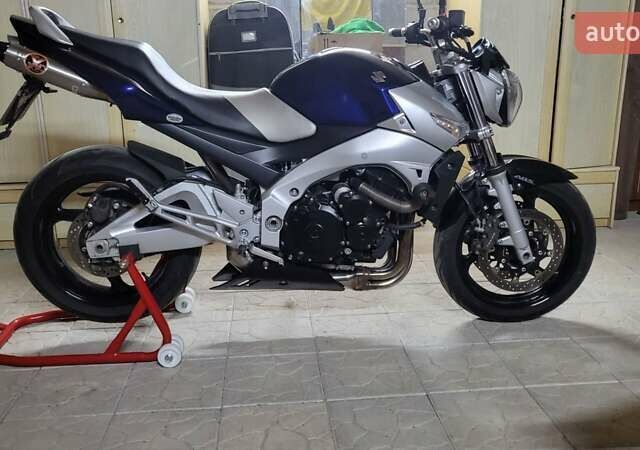Сірий Сузукі GSR 600, об'ємом двигуна 0.6 л та пробігом 21 тис. км за 5600 $, фото 8 на Automoto.ua