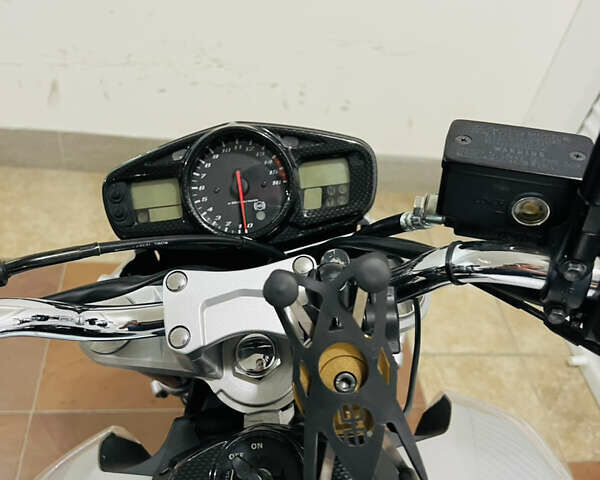Серый Сузуки GSR 600, объемом двигателя 0.6 л и пробегом 28 тыс. км за 5800 $, фото 35 на Automoto.ua