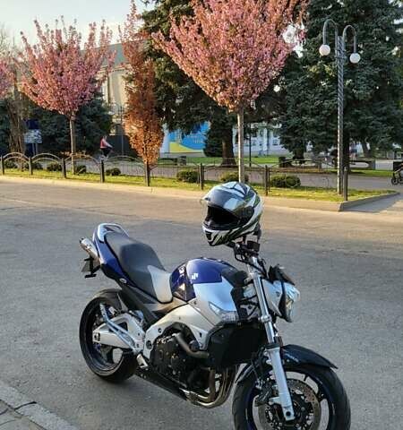 Сірий Сузукі GSR 600, об'ємом двигуна 0.6 л та пробігом 21 тис. км за 5600 $, фото 1 на Automoto.ua
