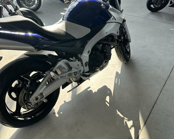 Синий Сузуки GSR 600, объемом двигателя 0.6 л и пробегом 33 тыс. км за 5300 $, фото 2 на Automoto.ua