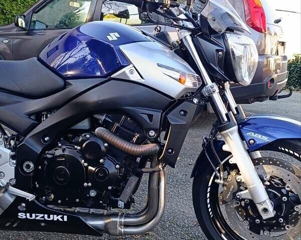 Синий Сузуки GSR 600, объемом двигателя 0.6 л и пробегом 26 тыс. км за 5000 $, фото 1 на Automoto.ua