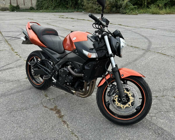Оранжевый Сузуки GSR 600, объемом двигателя 0.6 л и пробегом 43 тыс. км за 5500 $, фото 1 на Automoto.ua