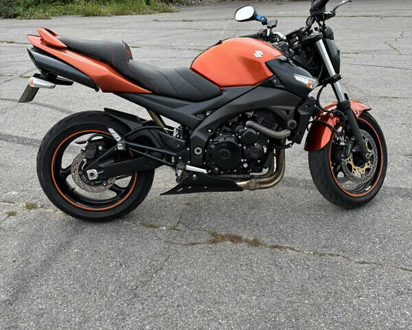 Оранжевый Сузуки GSR 600, объемом двигателя 0.6 л и пробегом 43 тыс. км за 5000 $, фото 4 на Automoto.ua