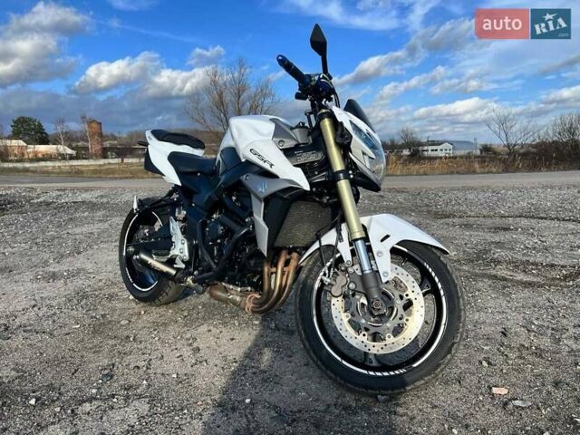 Белый Сузуки GSR 750, объемом двигателя 0 л и пробегом 27 тыс. км за 4444 $, фото 3 на Automoto.ua