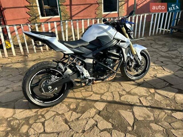 Белый Сузуки GSR 750, объемом двигателя 0 л и пробегом 27 тыс. км за 4444 $, фото 14 на Automoto.ua