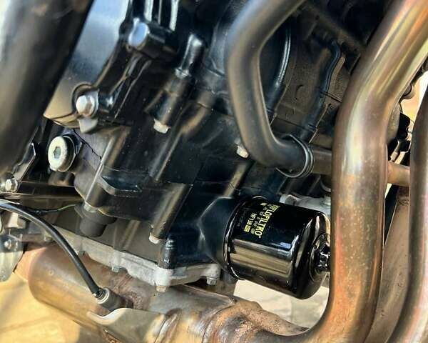 Белый Сузуки GSR 750, объемом двигателя 0 л и пробегом 27 тыс. км за 4444 $, фото 21 на Automoto.ua