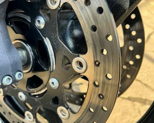 Белый Сузуки GSR 750, объемом двигателя 0 л и пробегом 27 тыс. км за 4444 $, фото 23 на Automoto.ua