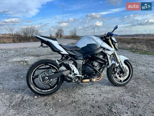 Белый Сузуки GSR 750, объемом двигателя 0 л и пробегом 27 тыс. км за 4444 $, фото 6 на Automoto.ua