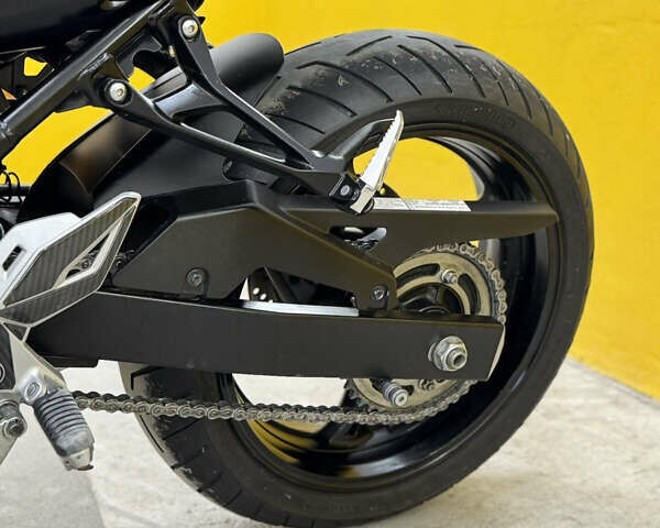 Черный Сузуки GSR 750, объемом двигателя 0.75 л и пробегом 28 тыс. км за 7500 $, фото 4 на Automoto.ua