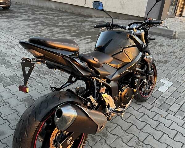 Черный Сузуки GSR 750, объемом двигателя 0.75 л и пробегом 24 тыс. км за 6999 $, фото 9 на Automoto.ua
