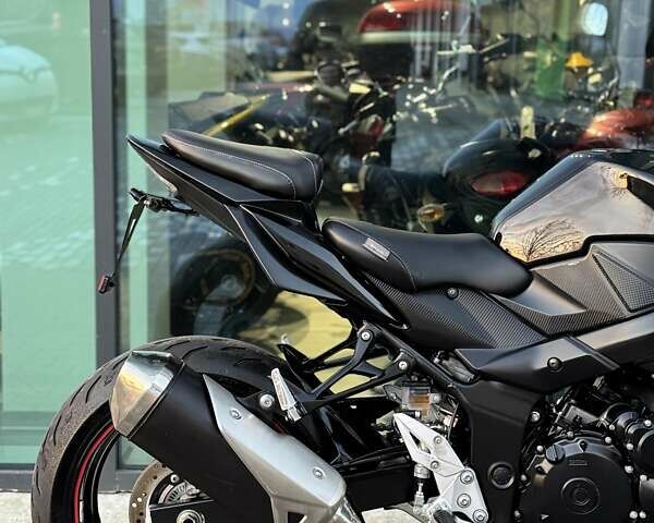 Черный Сузуки GSR 750, объемом двигателя 0.75 л и пробегом 24 тыс. км за 6999 $, фото 25 на Automoto.ua