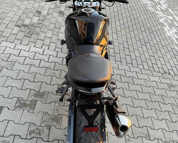 Черный Сузуки GSR 750, объемом двигателя 0.75 л и пробегом 24 тыс. км за 6999 $, фото 7 на Automoto.ua