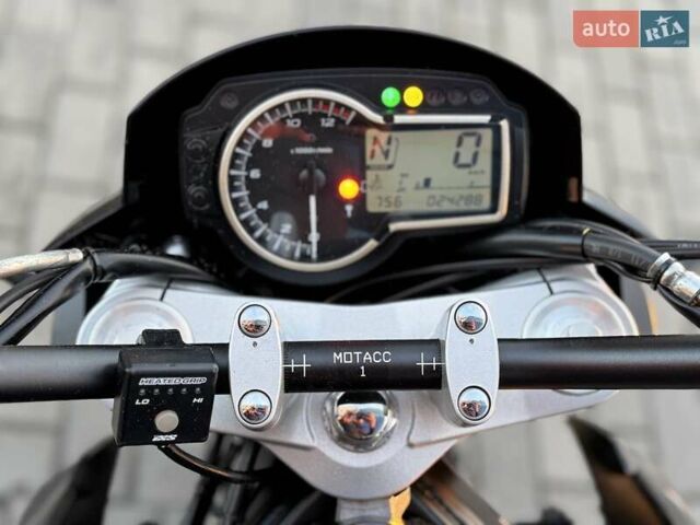 Черный Сузуки GSR 750, объемом двигателя 0.75 л и пробегом 24 тыс. км за 6999 $, фото 24 на Automoto.ua