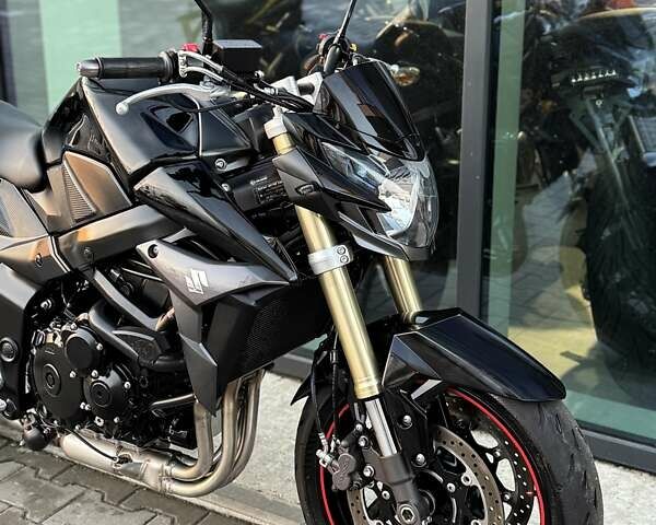 Черный Сузуки GSR 750, объемом двигателя 0.75 л и пробегом 24 тыс. км за 6999 $, фото 27 на Automoto.ua