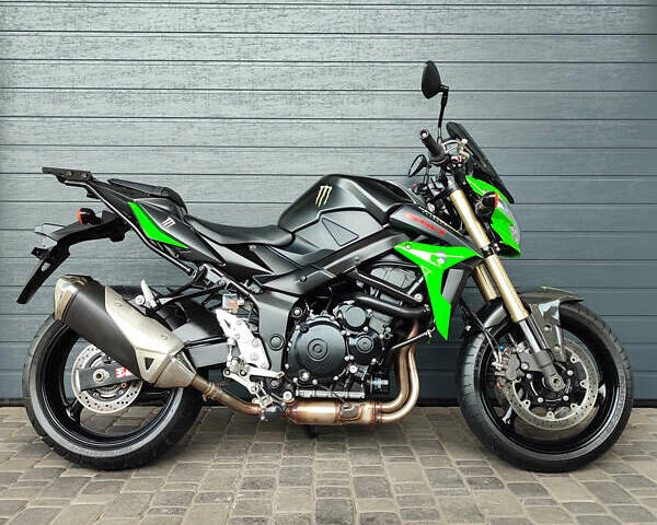 Черный Сузуки GSR 750, объемом двигателя 0.75 л и пробегом 27 тыс. км за 7000 $, фото 1 на Automoto.ua