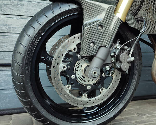 Черный Сузуки GSR 750, объемом двигателя 0.75 л и пробегом 27 тыс. км за 7000 $, фото 8 на Automoto.ua