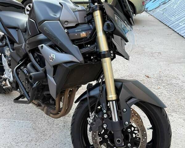Черный Сузуки GSR 750, объемом двигателя 0.75 л и пробегом 31 тыс. км за 8100 $, фото 8 на Automoto.ua