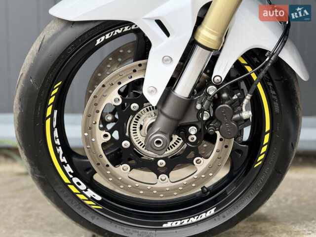 Сузуки GSR 750, объемом двигателя 0.75 л и пробегом 14 тыс. км за 7600 $, фото 10 на Automoto.ua