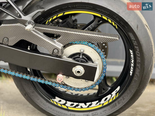 Сузуки GSR 750, объемом двигателя 0.75 л и пробегом 14 тыс. км за 7600 $, фото 11 на Automoto.ua