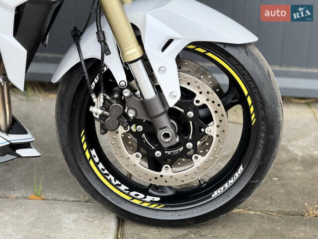 Сузуки GSR 750, объемом двигателя 0.75 л и пробегом 14 тыс. км за 7600 $, фото 8 на Automoto.ua