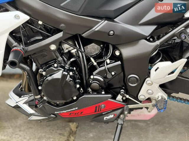 Сузуки GSR 750, объемом двигателя 0.75 л и пробегом 14 тыс. км за 7600 $, фото 9 на Automoto.ua