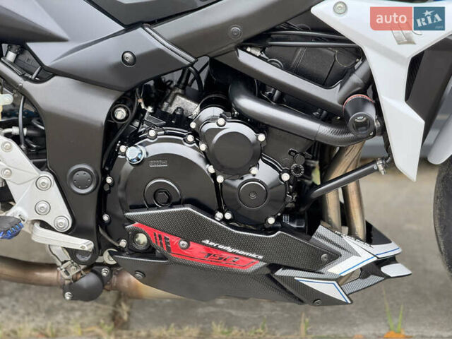 Сузуки GSR 750, объемом двигателя 0.75 л и пробегом 14 тыс. км за 7600 $, фото 6 на Automoto.ua