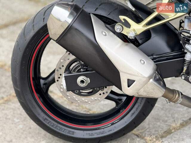 Сузуки GSR 750, объемом двигателя 0.75 л и пробегом 18 тыс. км за 7300 $, фото 12 на Automoto.ua