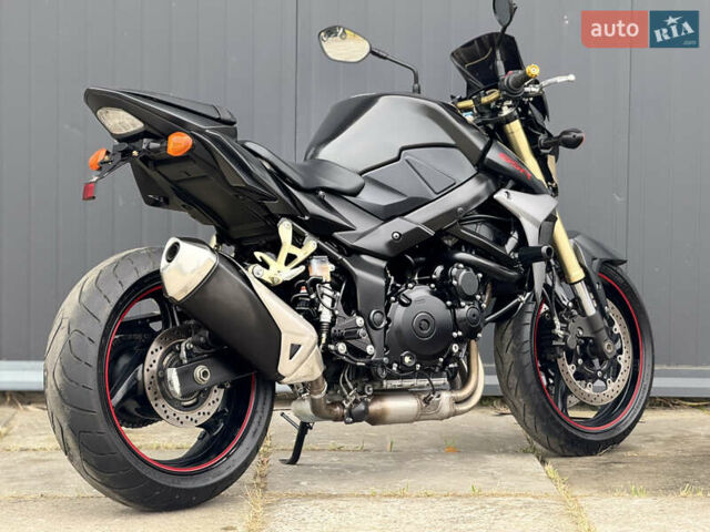 Сузуки GSR 750, объемом двигателя 0.75 л и пробегом 18 тыс. км за 7300 $, фото 4 на Automoto.ua