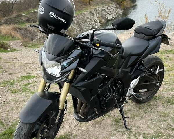 Сузуки GSR 750, объемом двигателя 0 л и пробегом 17 тыс. км за 4000 $, фото 1 на Automoto.ua